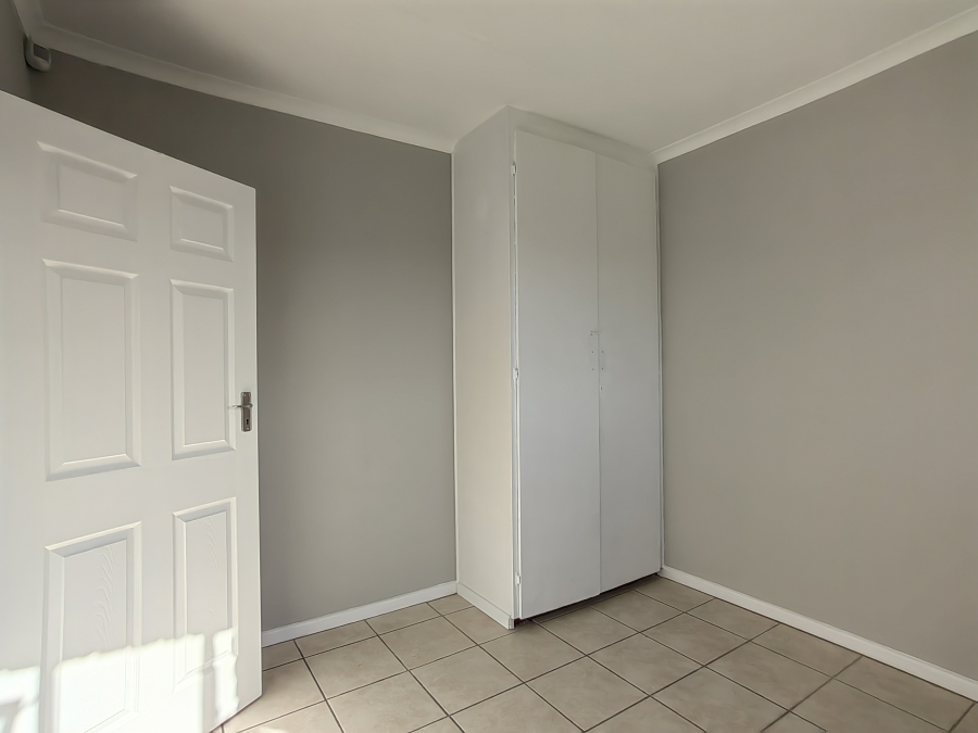 To Let 3 Bedroom Property for Rent in Heiderand Western Cape